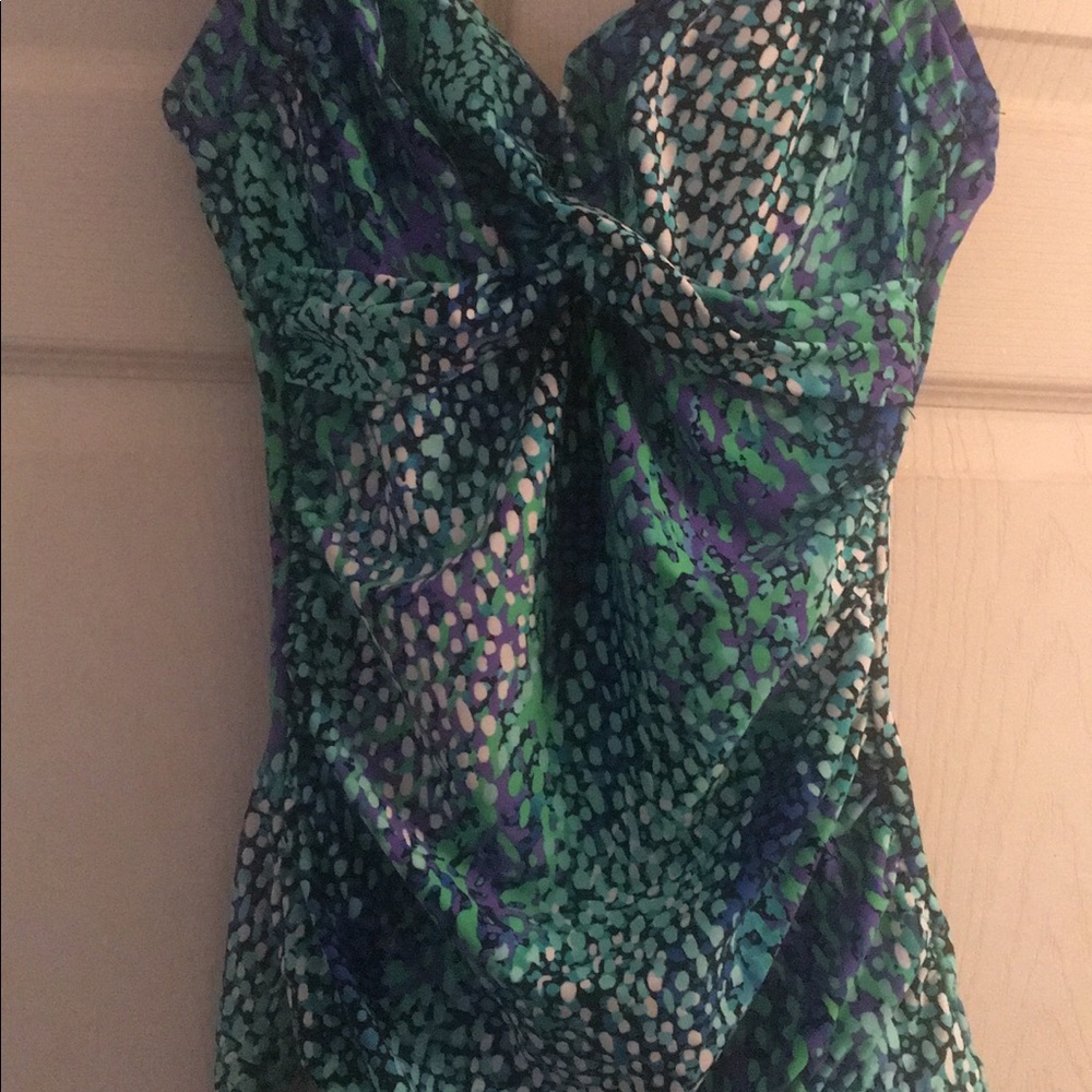 Swimsuit - Picture 7 of 8